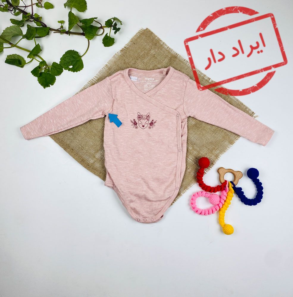 ایراد دار _ بادی نوزادی دخترانه آستین بلند برند لوپیلو طرح خرگوش یقه هفت جلو کج دکمه ای صورتی تیره رنگ - 6 تا 12 ماه