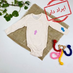 ایراد دار _ بادی نوزادی آستین بلند برند لوپیلو طرح ساده یقه هفت به حالت کج دکمه ای نباتی رنگ - 2 تا 6 ماه