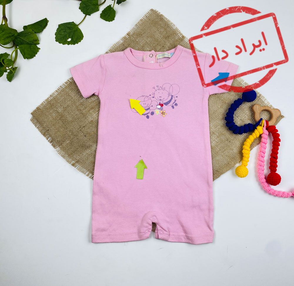 ایراد دار _ رامپر نوزادی دخترانه آستین کوتاه طرح زنبور یقه گرد پشت دکمه ای صورتی رنگ