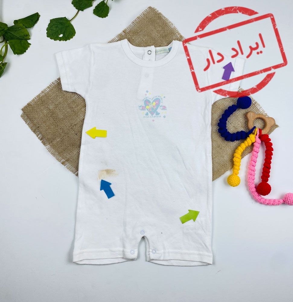 ایراد دار _ رامپر نوزادی دخترانه آستین کوتاه طرح قلب و پروانه یقه گرد پست دکمه ای سفید رنگ
