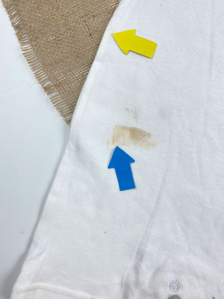 ایراد دار _ رامپر نوزادی دخترانه آستین کوتاه طرح قلب و پروانه یقه گرد پست دکمه ای سفید رنگ