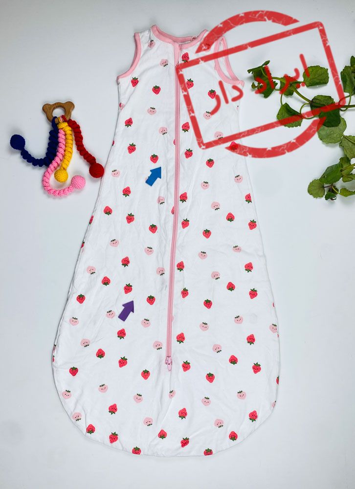 ایراد دار _ کیسه خواب آستین تاپ طرح توت فرنگی جلو زیپ دار سفید رنگ - 2 سال