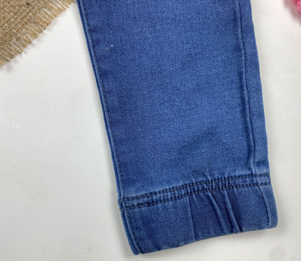 شلوار جین اسلش برند pepperts طرح پایین کش دار کمربند طوسی دار سورمه ای رنگ