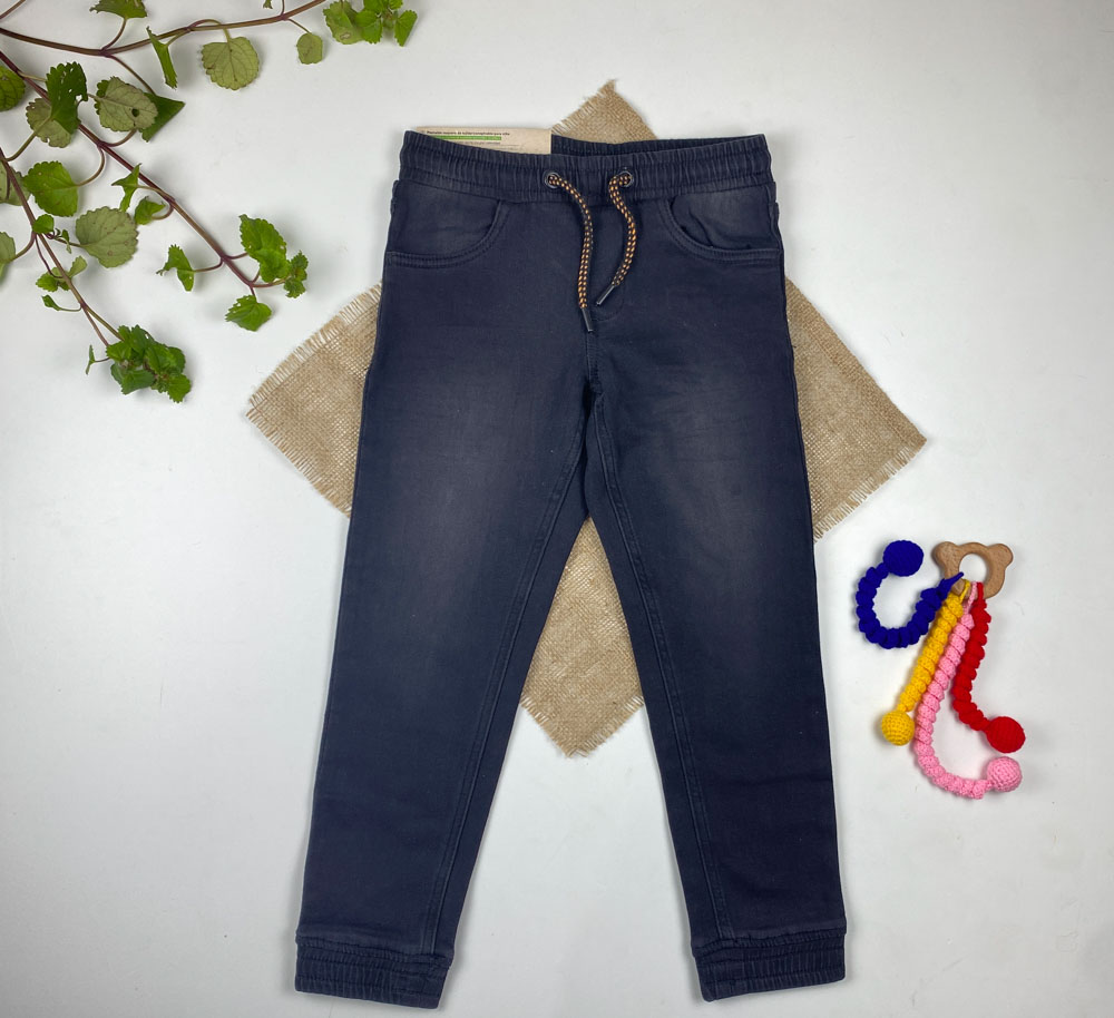 شلوار جین اسلش برند pepperts طرح پایین کش دار کمربند زرد دار مشکی رنگ