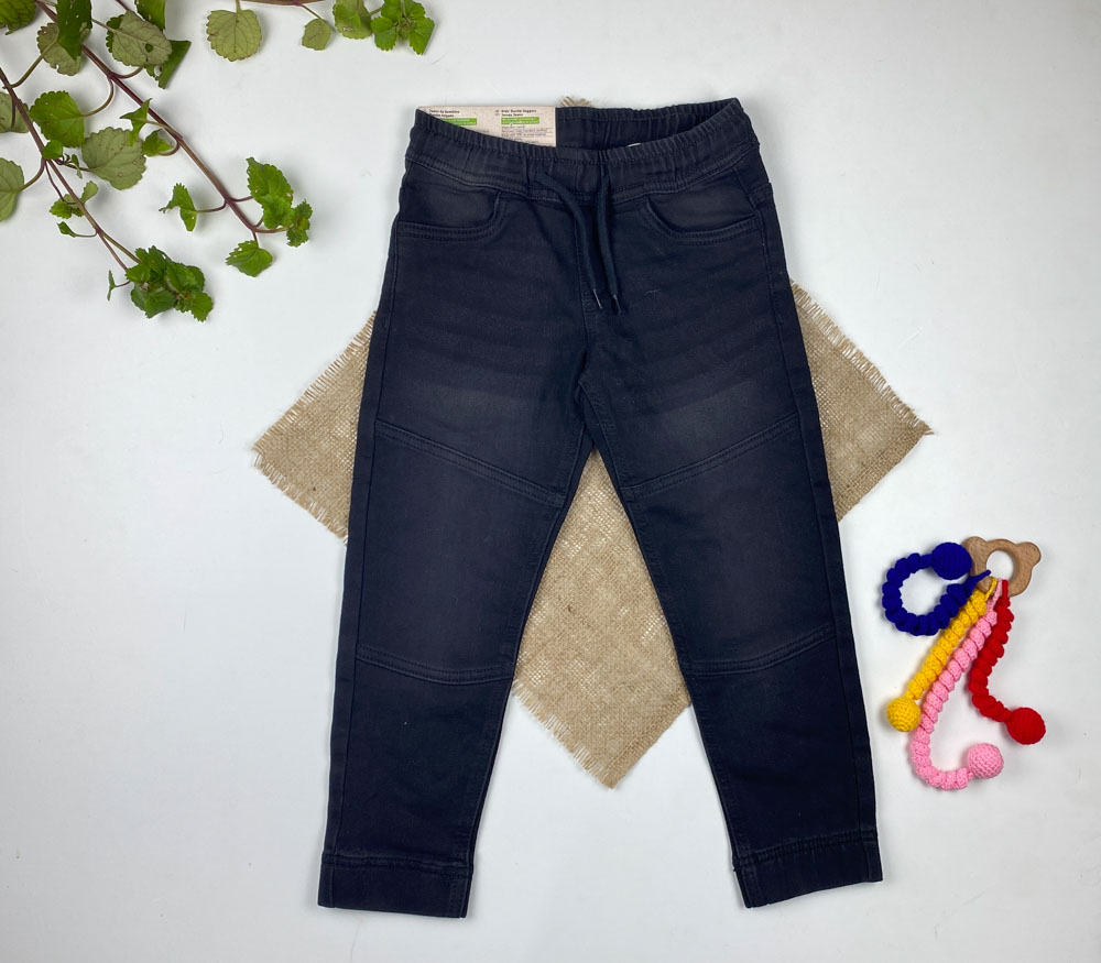 شلوار جین اسلش برند pepperts طرح پایین کش دار کمربند مشکی دار مشکی رنگ