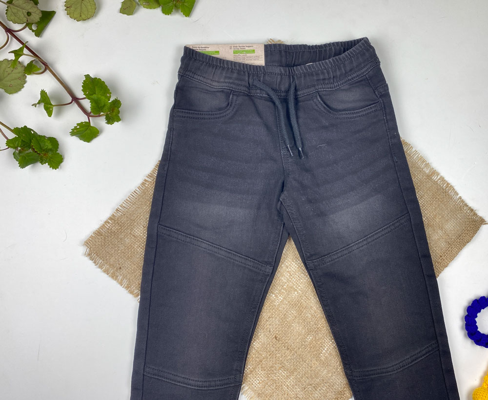 شلوار جین اسلش برند pepperts طرح پایین کش دار کمربند مشکی دار مشکی رنگ