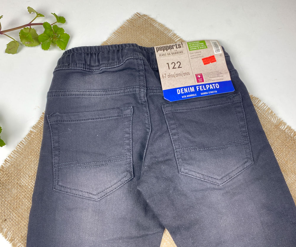 شلوار جین اسلش برند pepperts طرح پایین کش دار کمربند مشکی دار مشکی رنگ