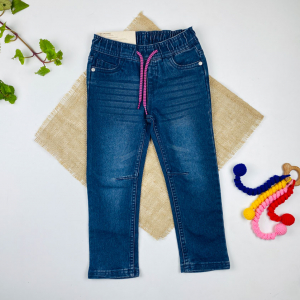 شلوار جین slim fit برند lupilu طرح جیب دار کمرکش بدون دکمه بندک صورتی سورمه ای رنگ