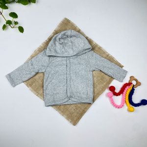 سویشرت نوزادی آستین بلند برند لوپیلو طرح جلو دکمه دار کلاه دار طوسی روشن رنگ - 2 تا 6 ماه