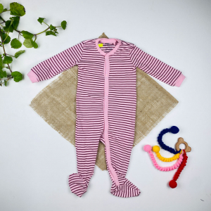 سرهمی نوزادی دخترانه آستین بلند برند لوپیلو طرح راه راه جلو دکمه ای جورابی صورتی رنگ