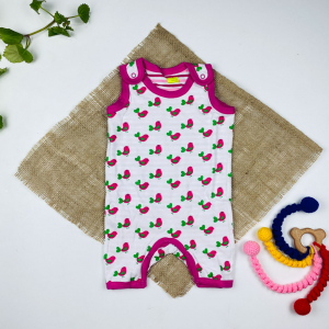 سرهمی نوزادی دخترانه آستین تاپ طرح جوجه ها سرشانه هردو دکمه ای سفید رنگ