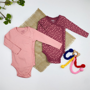 ست دو عددی بادی نوزادی دخترانه آستین بلند برند لوپیلو طرح قلب قلبی چپ راستی کالباسی رنگ - 2 تا 6 ماه