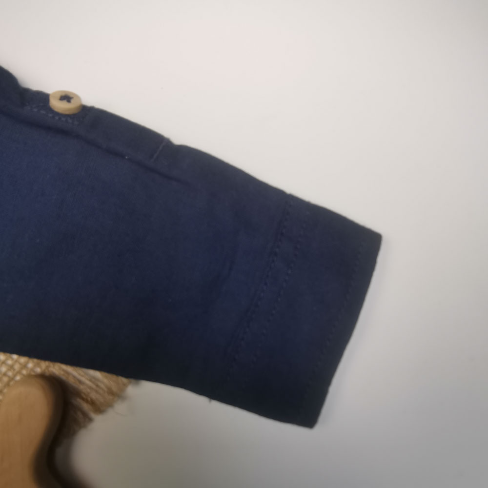 بلوز نوزادی پسرانه آستین بلند برند لوپیلو طرح دکمه ای جیب دار سرمه ای رنگ