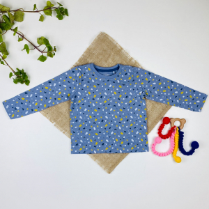 بلوز نوزادی آستین بلند برند لوپیلو طرح درخت سرشانه دکمه دار نیلی رنگ