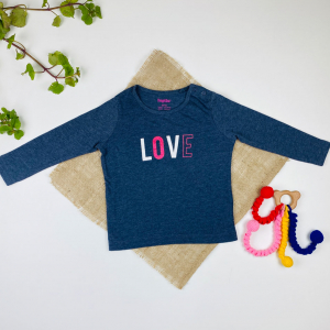 بلوز نوزادی دخترانه آستین بلند برند لوپیلو طرح نوشته دار سرشانه دکمه دار سرمه ای رنگ - 12 تا 24 ماه