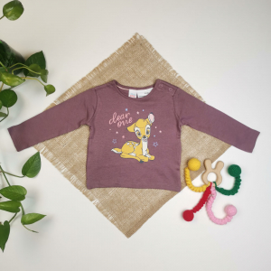 بلوز نوزادی دخترانه آستین بلند برند دیزنی طرح آهو سرشانه دکمه دار بادمجونی روشن رنگ - 2 تا 6 ماه