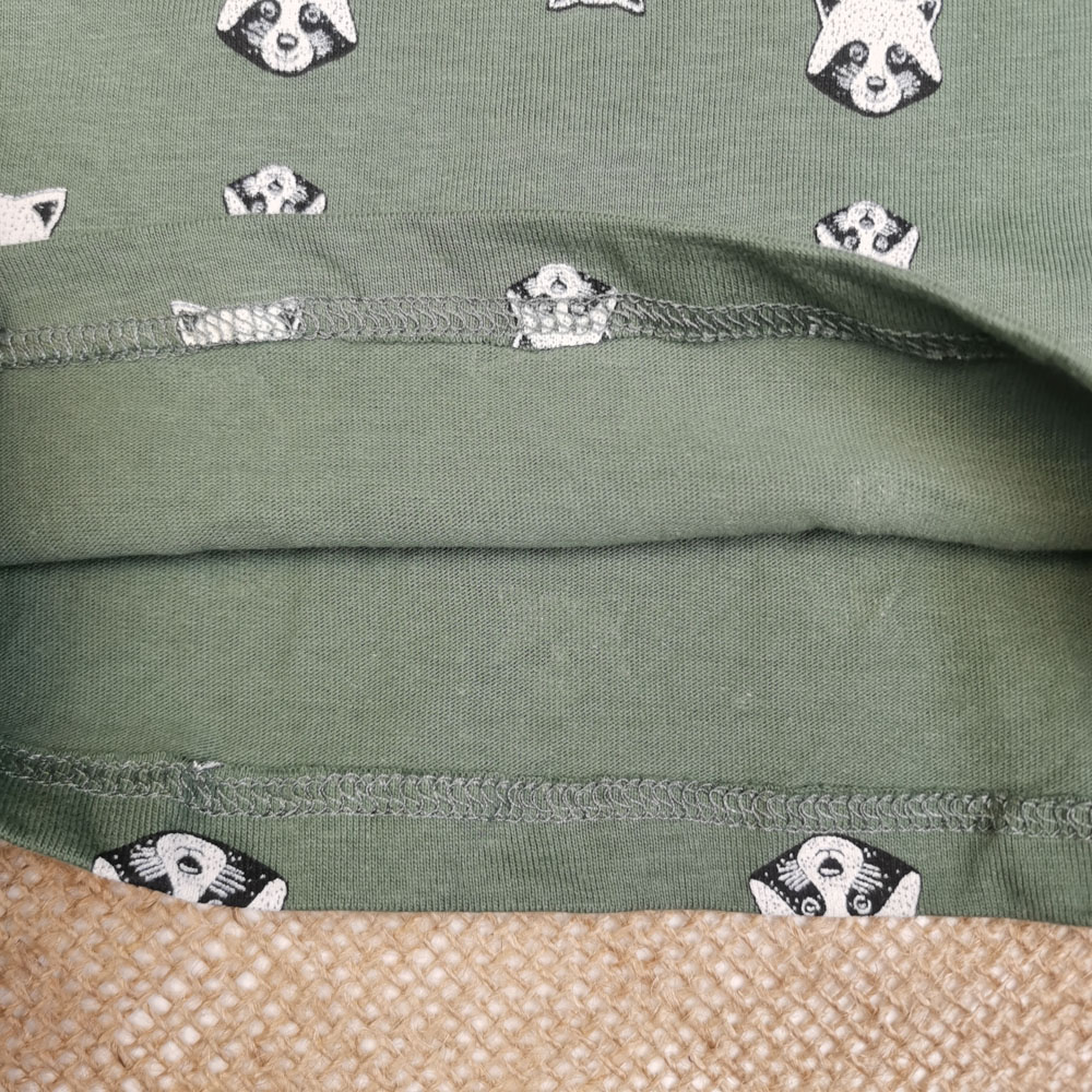 بلوز نوزادی پسرانه آستین بلند برند لوپیلو طرح راکون سرشانه دکمه دار سبز تیره رنگ - 2 تا 6 ماه