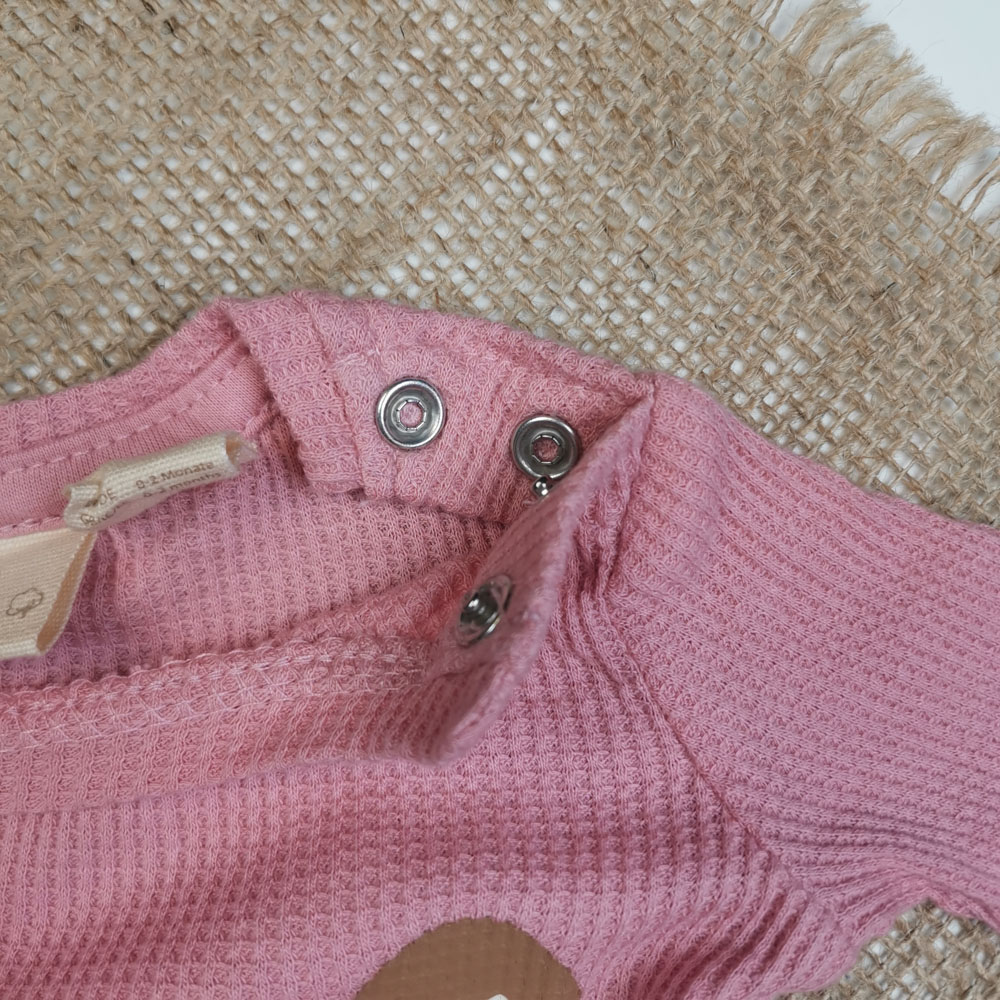 بلوز بیسکوییتی نوزادی دخترانه آستین بلند برند لوپیلو طرح خرسی سرشانه دکمه دار صورتی رنگ - 0 تا 2 ماه