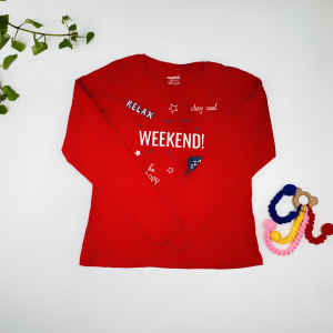 بلوز دخترانه آستین بلند طرح پلک چشم و متن یقه گرد قرمز رنگ - 10 تا 12 سال