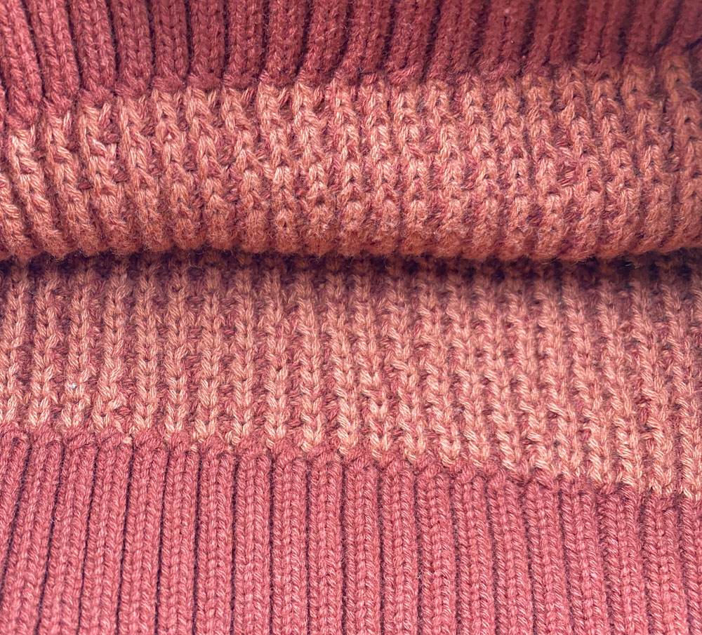 بلوز پسرانه آستین بلند طرح یقه گرد اجری رنگ - 10 سال