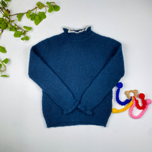 بلوز دخترانه آستین بلند طرح یقه و استین دالبری ساده سرمه ای رنگ - 8 سال