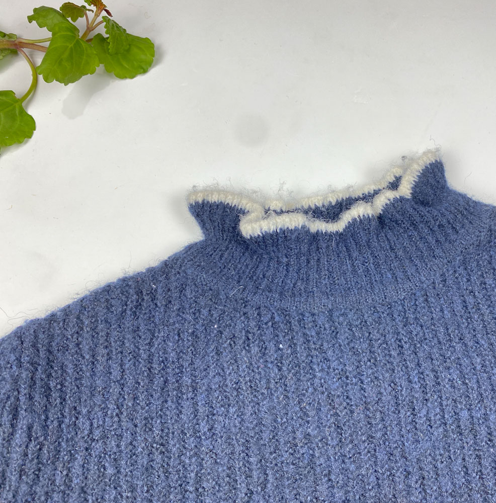 بلوز دخترانه آستین بلند طرح یقه و استین دالبری ساده سرمه ای رنگ - 8 سال