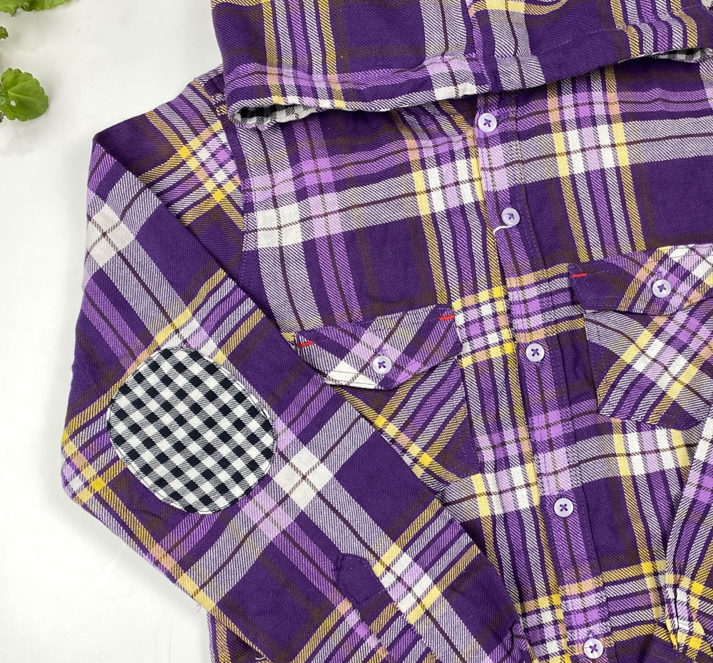 بلوز آستین بلند طرح جهارخونه کلاهدار دکمه ای بنفش رنگ - 11 تا 12 سال