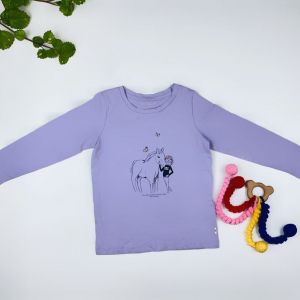 بلوز دخترانه آستین بلند طرح اسب و دختر یقه گرد یاسی رنگ - 2 تا 3 سال