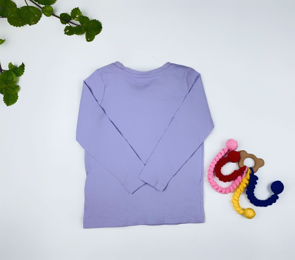 بلوز دخترانه آستین بلند طرح اسب و دختر یقه گرد یاسی رنگ - 2 تا 3 سال