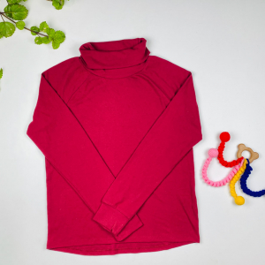 بلوز دخترانه آستین بلند طرح یقه اسکی ساده گوجه ای رنگ - 12 سال