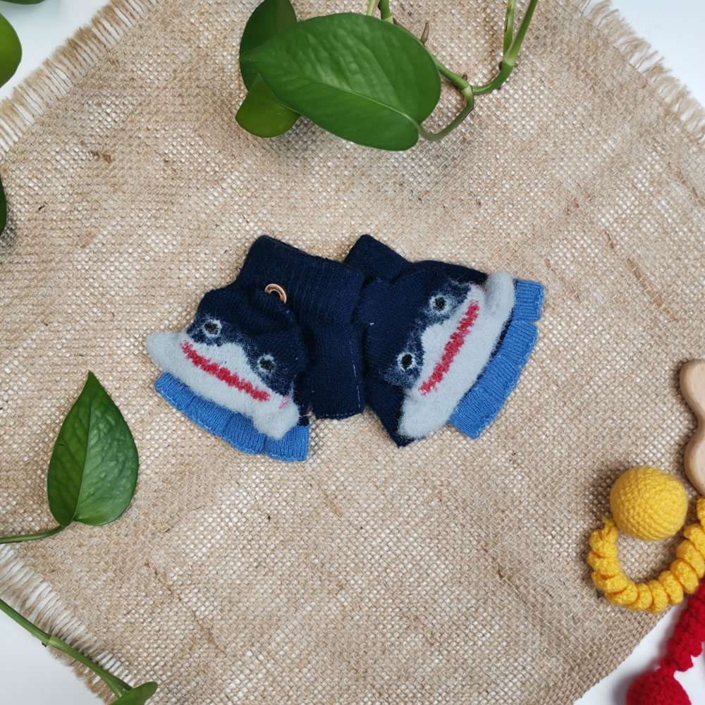 دستکش بافت نوزادی پسرانه طرح آدمک تبدیل شونده سرمه ای رنگ - 12 تا 24 ماه