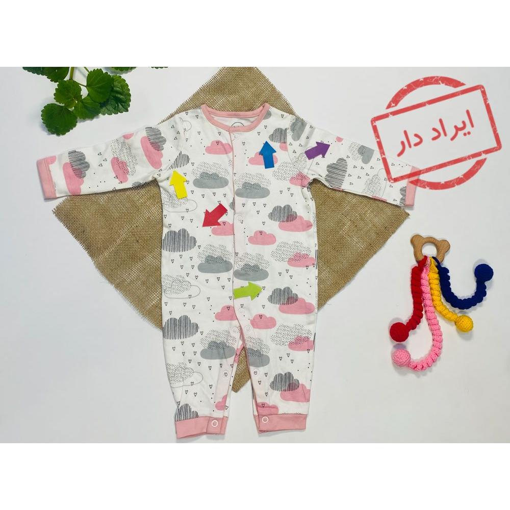 ایراد دار _ سرهمی نوزادی دخترانه آستین بلند برند baby club طرح ابر و قلب بدون جوراب جلو دکمه ای سفید رنگ  - 2 تا 6 ماه