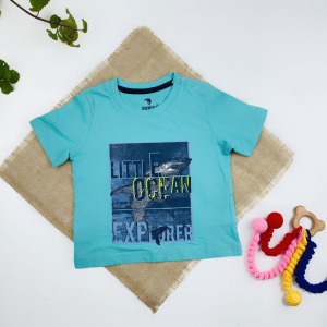 تیشرت نوزادی پسرانه آستین کوتاه برند لوپیلو طرح یقه گرددکمه دار کوسه متن لاتین سبزصابونی رنگ - 12 تا 24 ماه