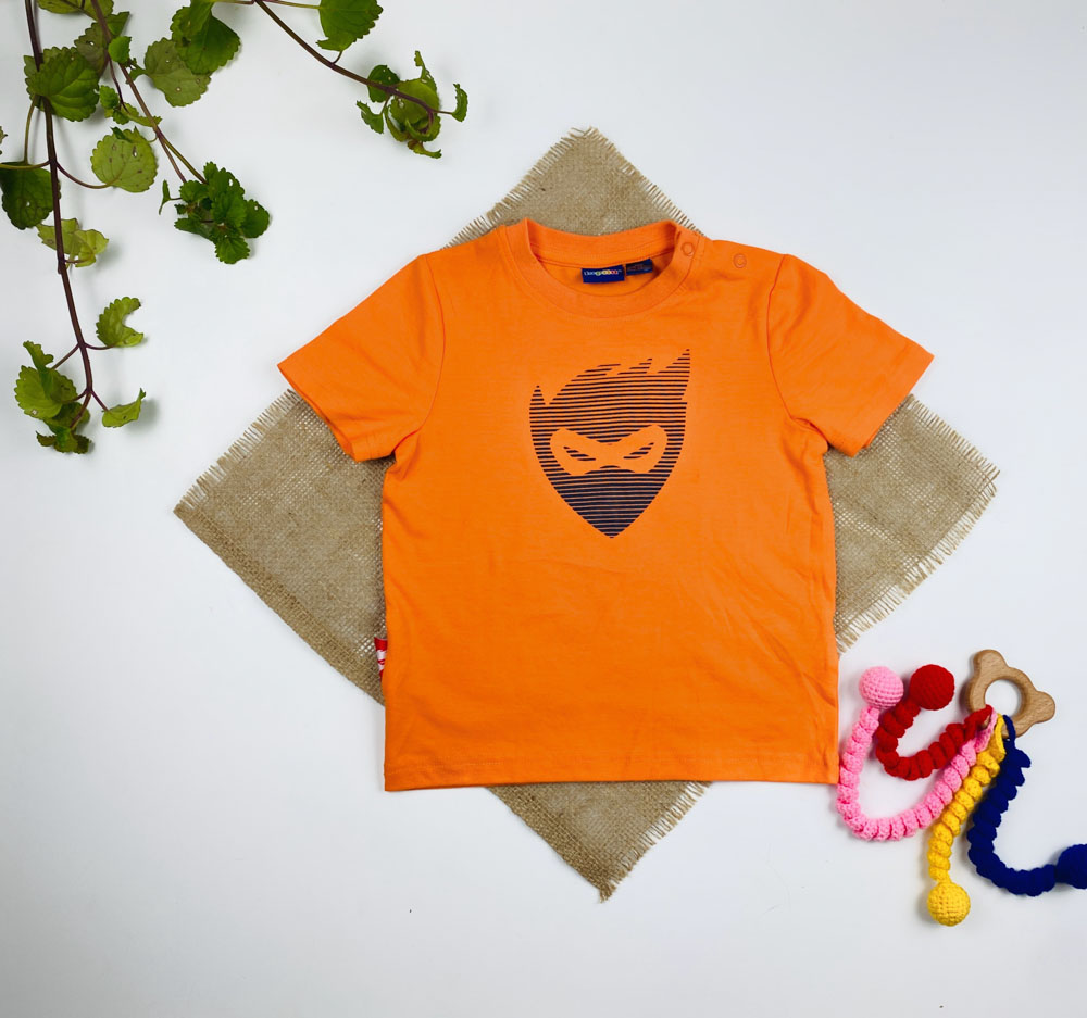 تیشرت نوزادی آستین کوتاه برند لوپیلو طرح یقه گرددکمه دار صورت عینک دار نارنجی رنگ - 12 تا 24 ماه
