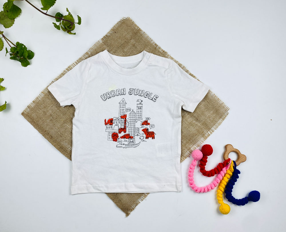 تیشرت نوزادی آستین کوتاه برند لوپیلو طرح یقه گرد دکمه دار جنگل و حیوانات سفید رنگ - 12 تا 24 ماه