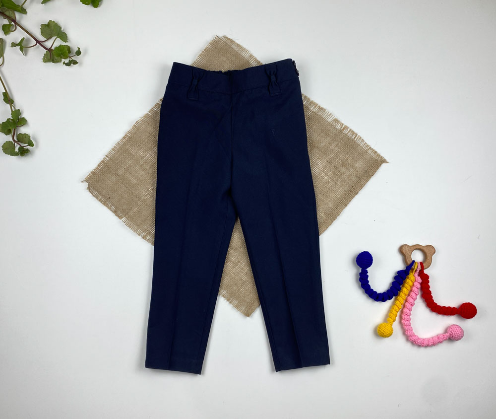 شلوار دخترانه ساده طرح کمر پاپیونی بدون دکمه سرمه ای رنگ - 3 سال