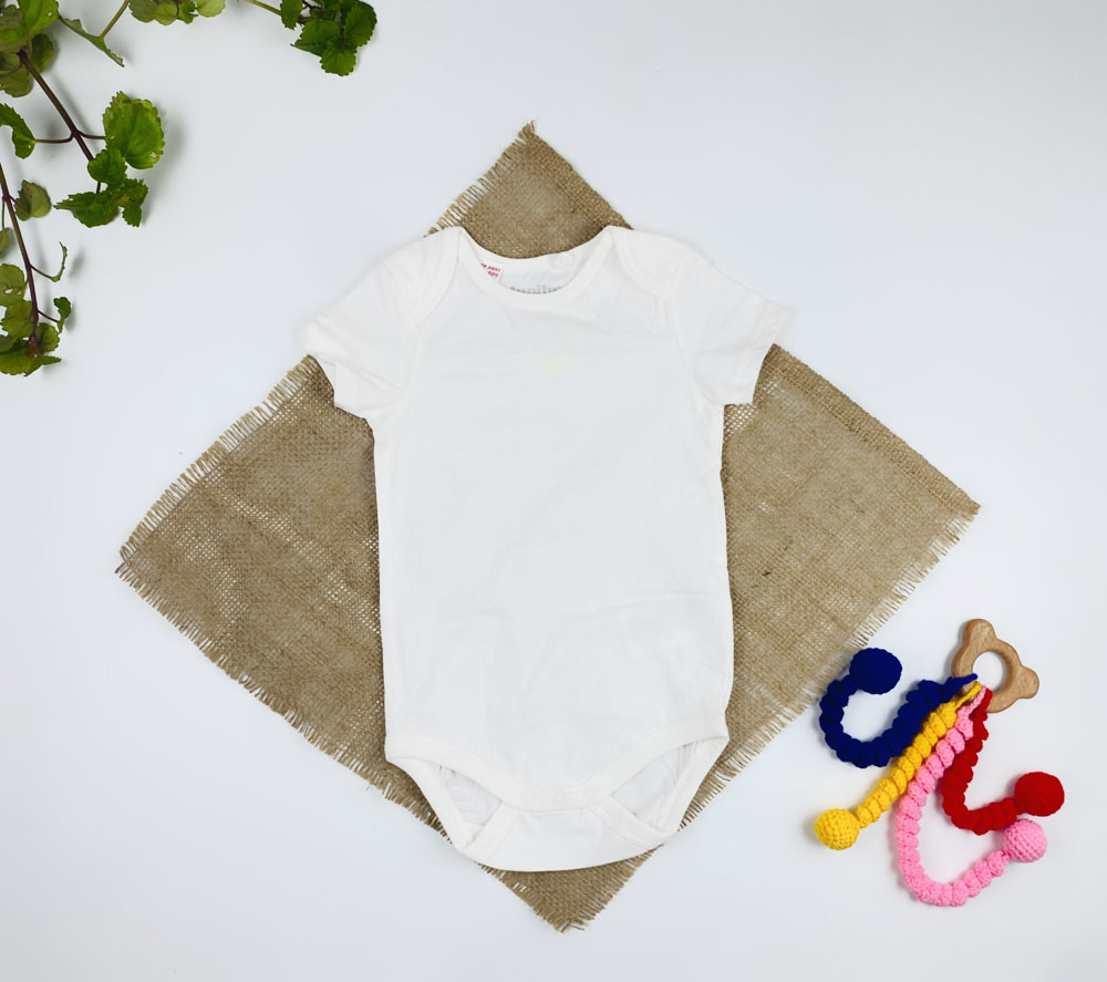 بادی نوزادی آستین کوتاه برند لوپیلو طرح ساده یقه گرد سفید رنگ - 6 تا 12 ماه