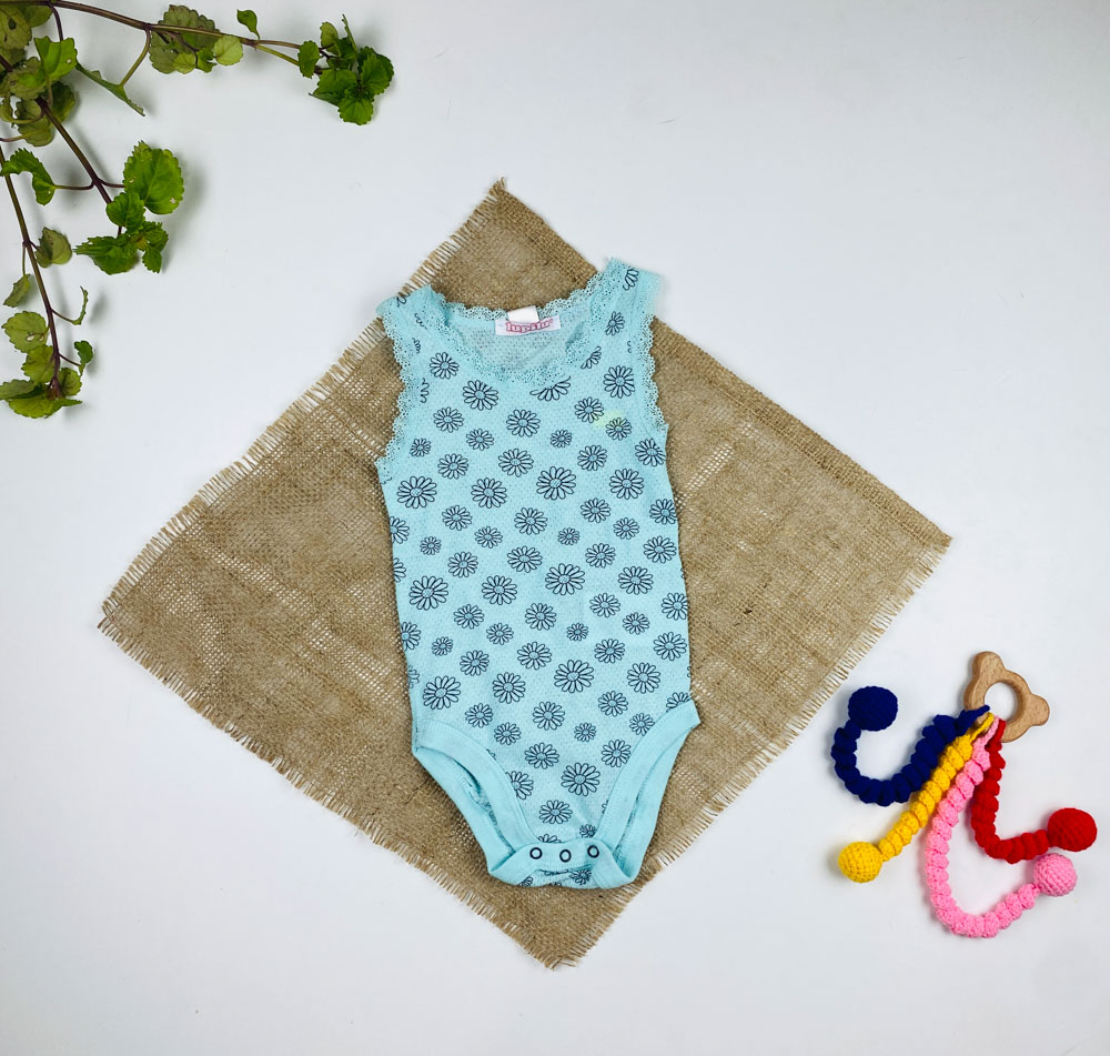 بادی نوزادی دخترانه آستین تاپ برند لوپیلو طرح گل گلی یقه گیپوری سبز صابونی رنگ - 6 تا 12 ماه