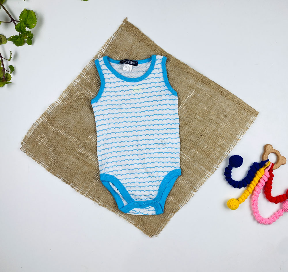 بادی نوزادی پسرانه آستین تاپ برند لوپیلو طرح راه راه موجی یقه گرد سفید رنگ - 6 تا 12 ماه