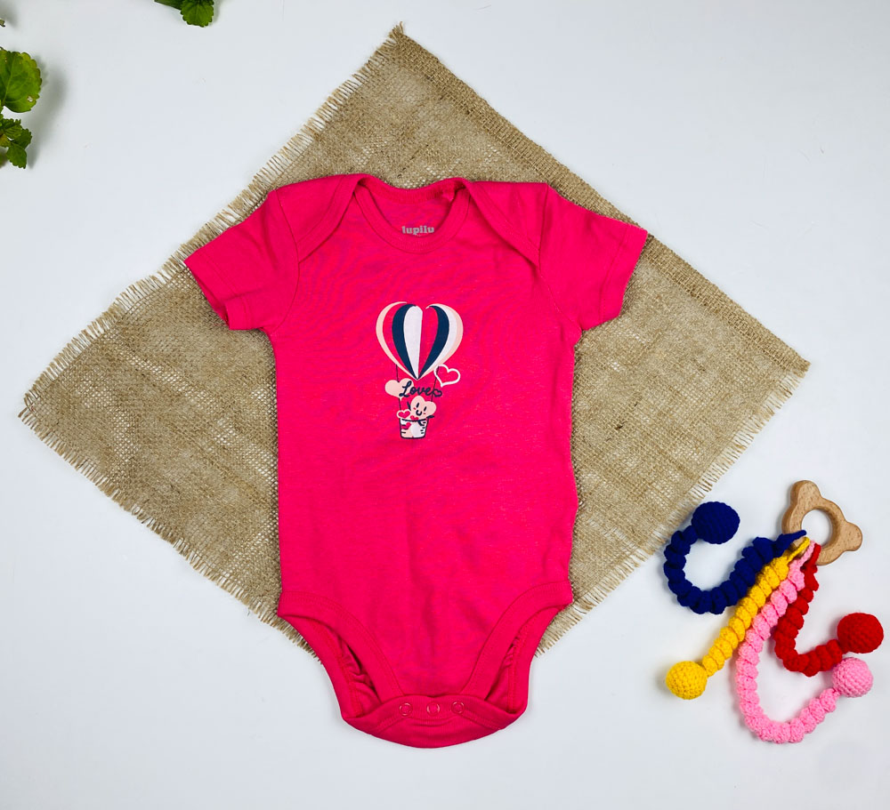 بادی نوزادی دخترانه آستین کوتاه برند لوپیلو طرح بالون یقه گرد سرخآبی رنگ