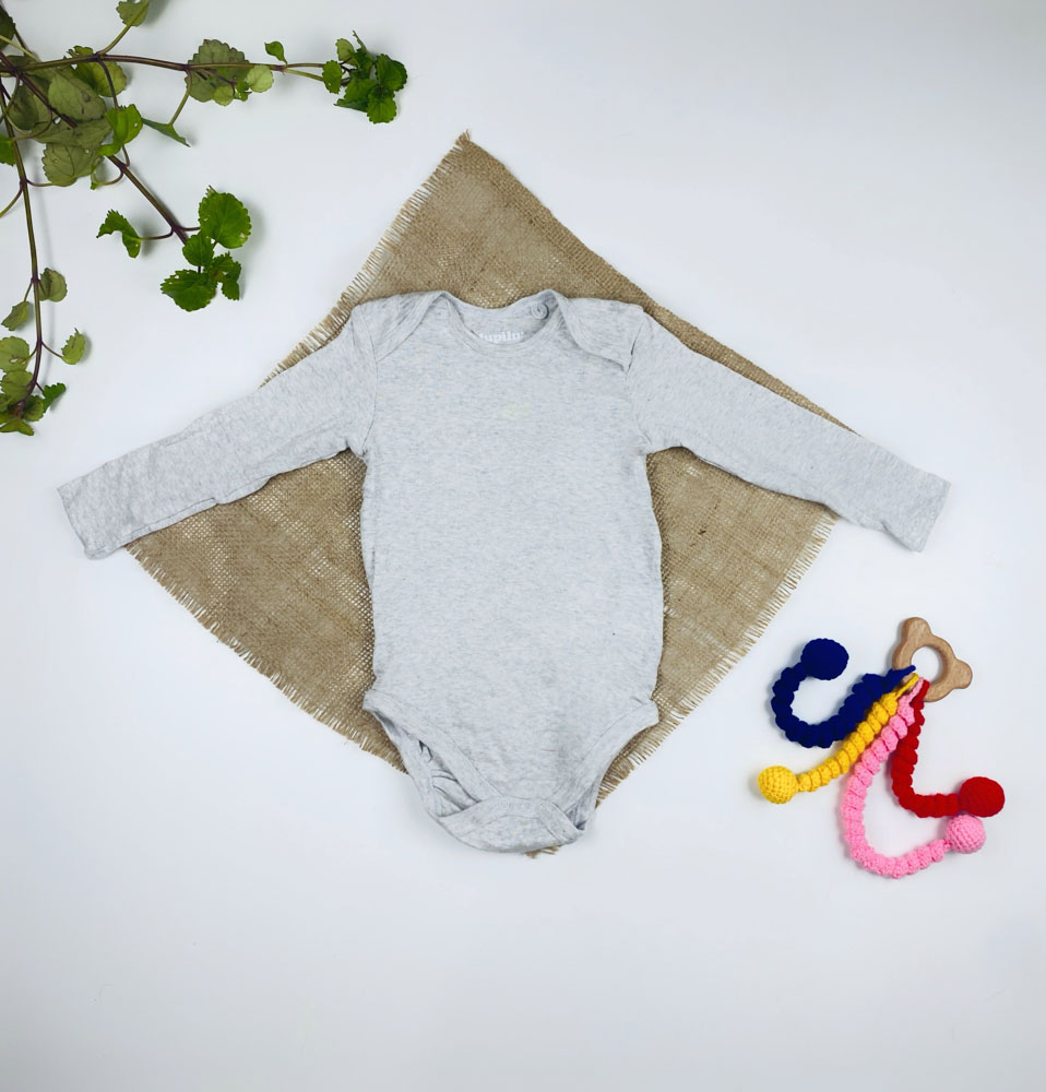 بادی نوزادی آستین بلند برند لوپیلو طرح ساده یقه گرد طوسی رنگ - 6 تا 12 ماه