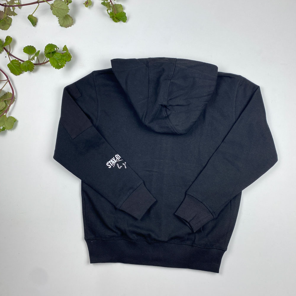 سویشرت پسرانه آستین بلند طرح متن لاتین جلو زیپ دار کلاه دار مشکی رنگ - 8 تا 10 سال