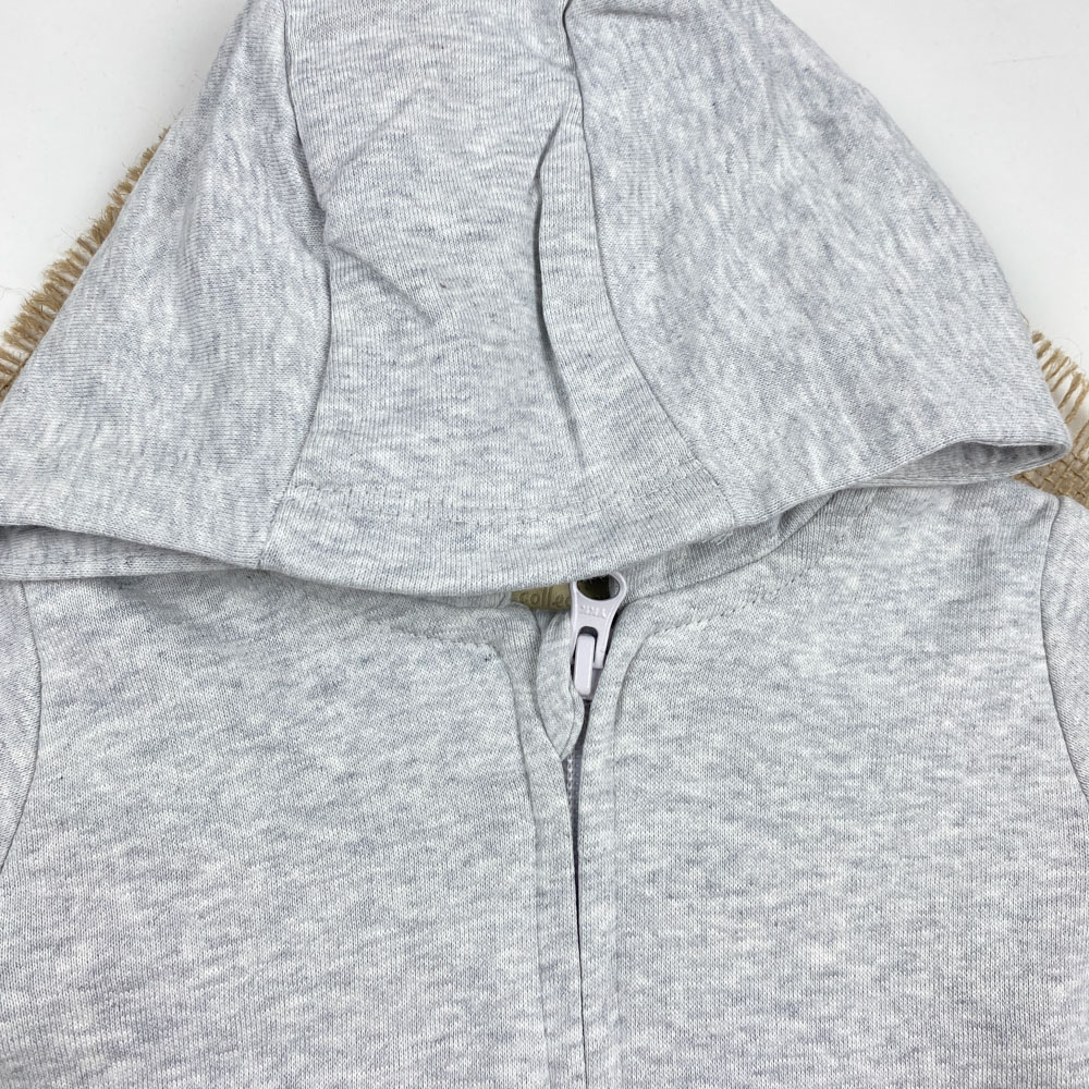 سویشرت نوزادی آستین بلند برند لوپیلو طرح ساده جلو زیپی کلاه دار طوسی روشن رنگ - 6 تا 12 ماه