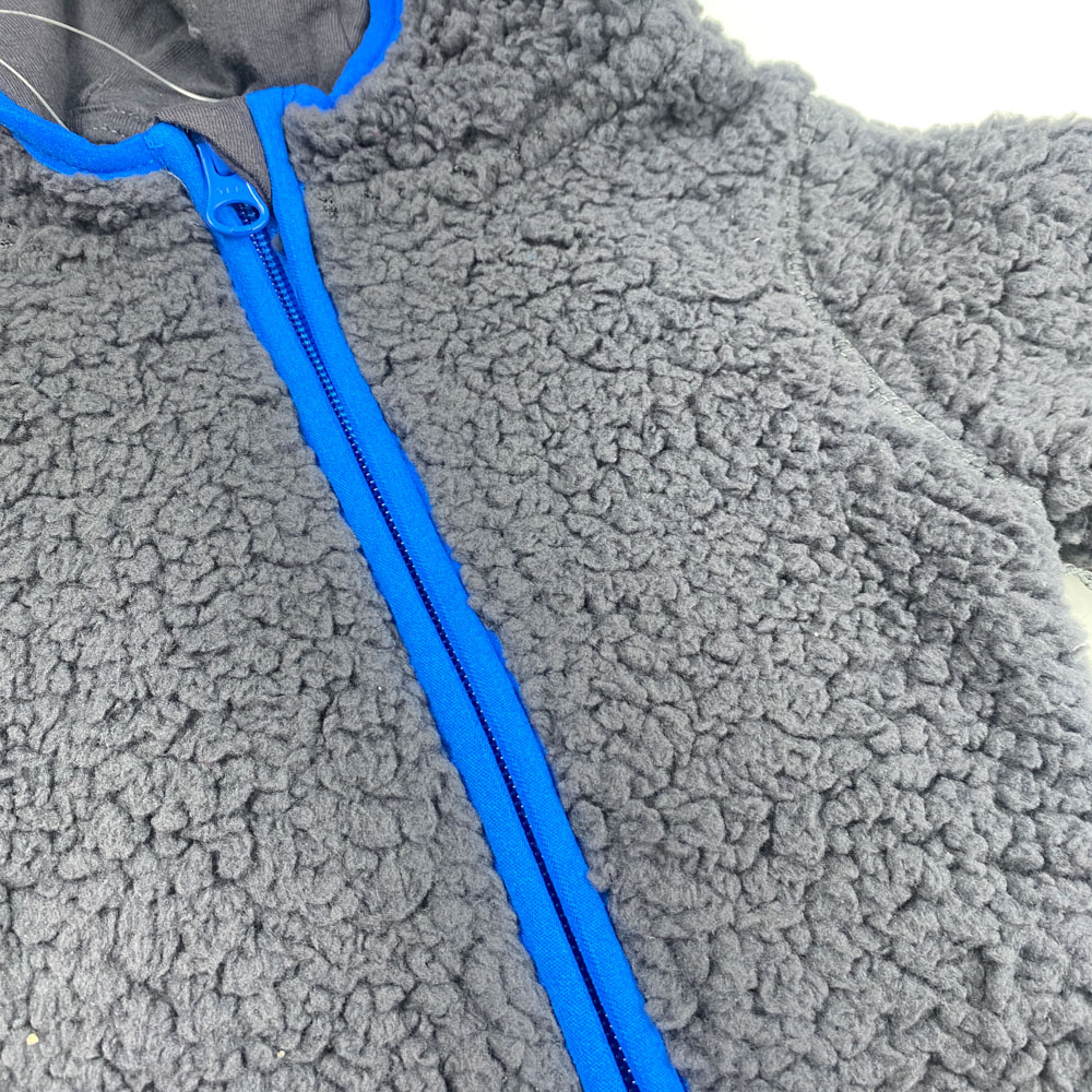 سرهمی نوزادی آستین بلند برند لوپیلو طرح ساده زیپی کلاه دار طوسی تیره رنگ