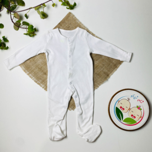 سرهمی نوزادی آستین بلند طرح ساده جلو دکمه یقه گرد سفید رنگ - 3 تا 6 ماه