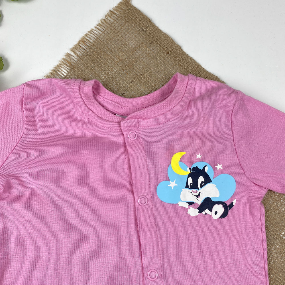 سرهمی نوزادی دخترانه آستین بلند طرح ماه و خرگوش بدون جوراب جلو دکمه ای صورتی رنگ - 6 تا 12 ماه