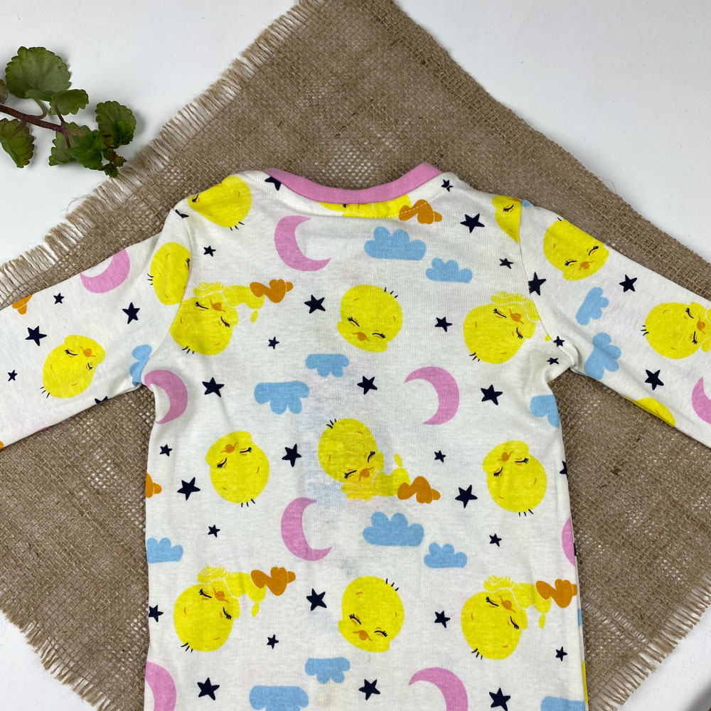 سرهمی نوزادی آستین بلند طرح جوجه و ماه و ابر بدون جوراب جلو دکمه ای سفید رنگ - 2 تا 6 ماه