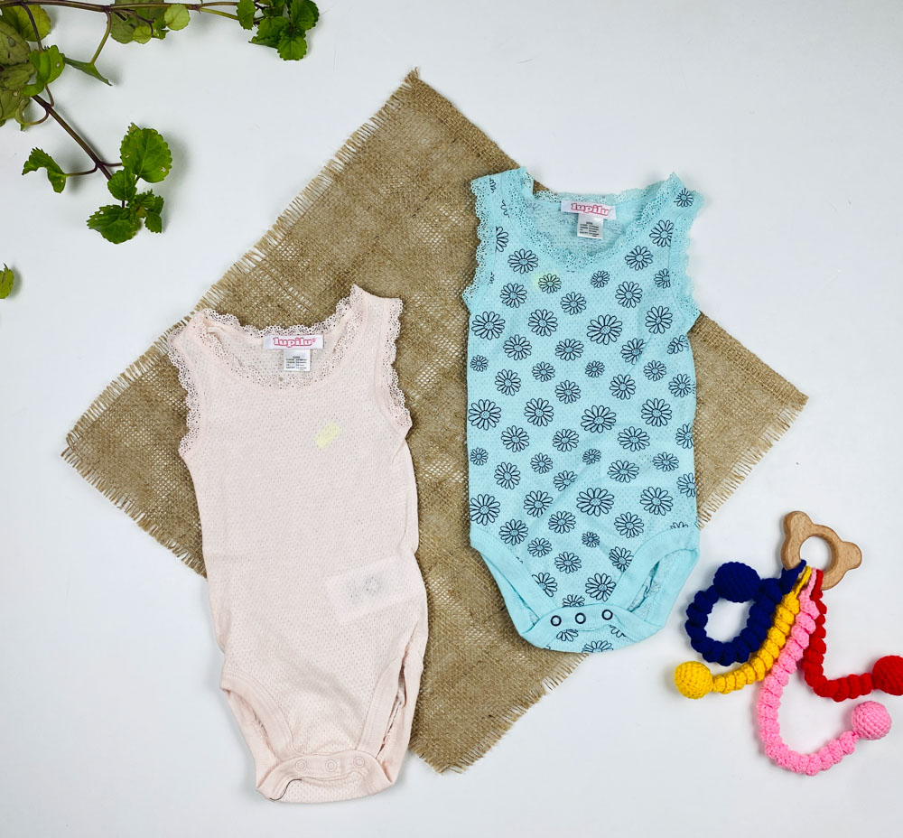 ست دو عددی بادی نوزادی دخترانه آستین تاپ برند لوپیلو طرح گل یقه گیپوری سبز صابونی رنگ