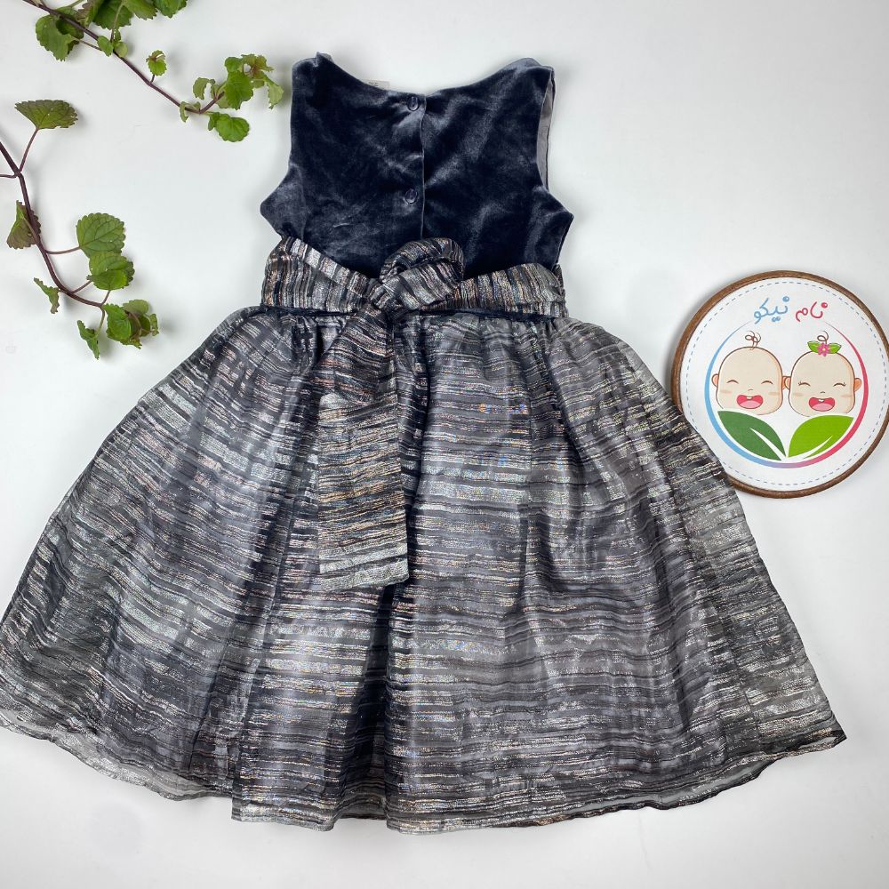 پیراهن دخترانه آستین حلقه ای طرح کمر گل دار یقه گرد نقره ای رنگ - 8 تا 10 سال