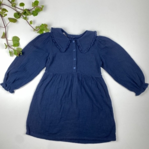 پیراهن دخترانه آستین بلند طرح جلو دکمه ای یقه چین چین سرمه ای رنگ - 8 تا 10 سال